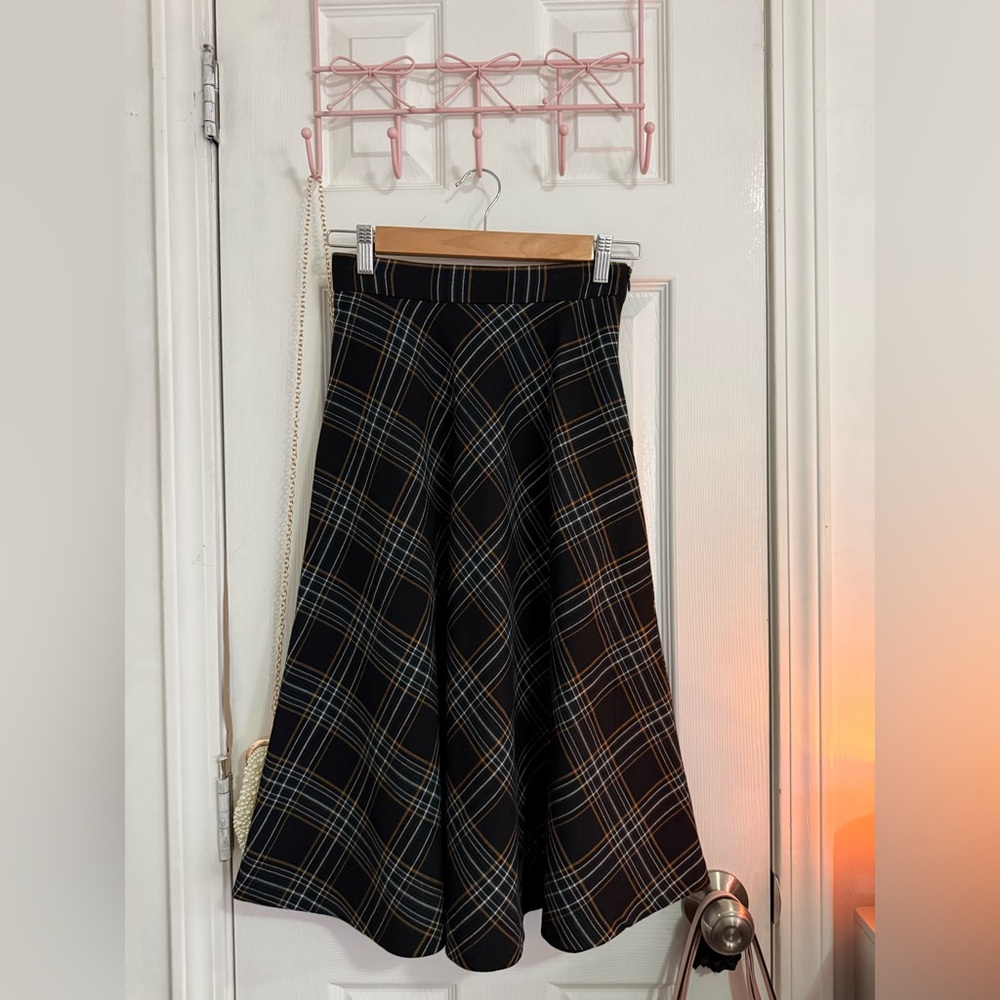Forever 21 Black and Tan Plaid A-Line Skirt